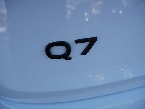 Used 2025 Audi Q7 3.0T Premium Plus image 9