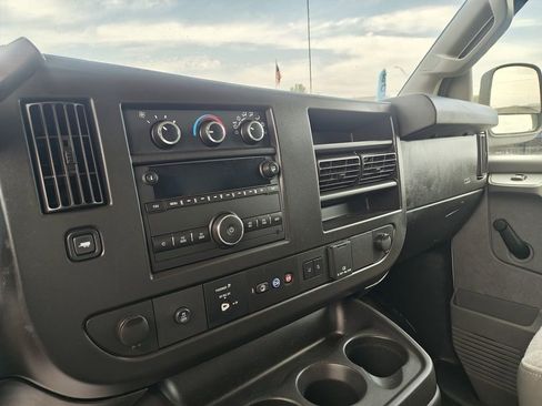 Used 2019 Chevrolet Express 2500 image 10
