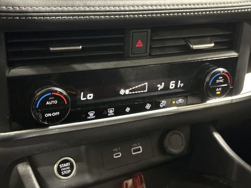 Used 2023 Nissan Rogue SV FWD image 16