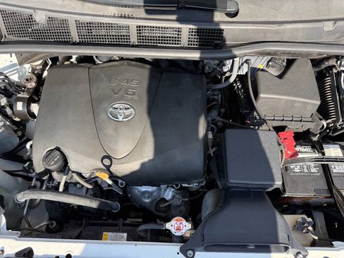 Used 2017 Toyota Sienna SE Premium image 10