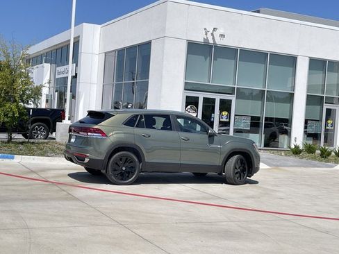 New 2026 Volkswagen Atlas Cross Sport SE FWD image 6