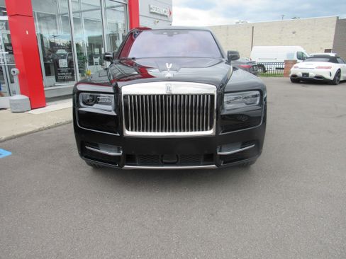 Used 2020 Rolls-Royce Cullinan AWD/4WD image 3