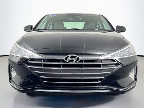Used 2020 Hyundai Elantra SE image 2