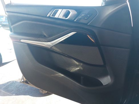 Used 2019 BMW X5 xDrive50i w/ M Sport Package image 27