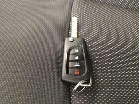 Used 2021 Toyota Corolla SE FWD image 32