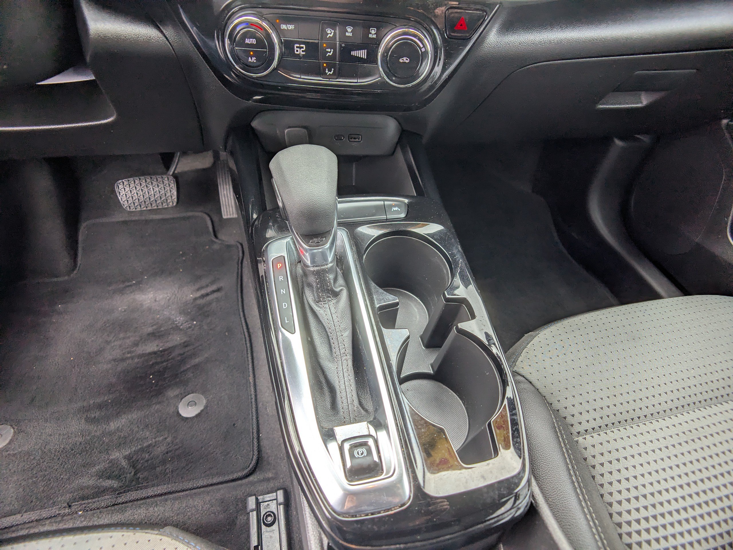 Used 2025 Chevrolet Trax LT FWD image 21