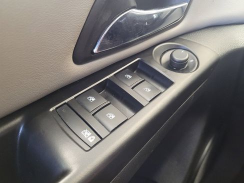 Used 2014 Chevrolet Cruze LS FWD image 27