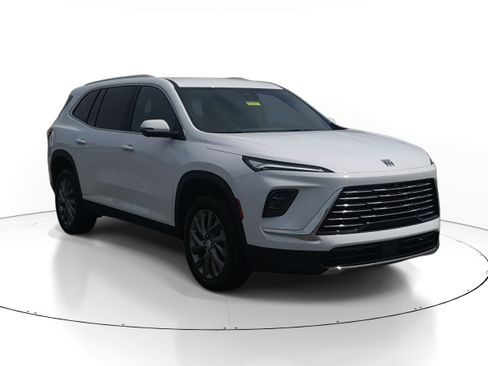 New 2025 Buick Enclave Preferred image 2