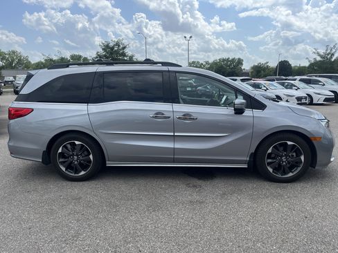 Used 2021 Honda Odyssey Elite image 4