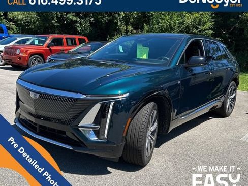 Used 2025 Cadillac Lyriq Luxury AWD/4WD image 1