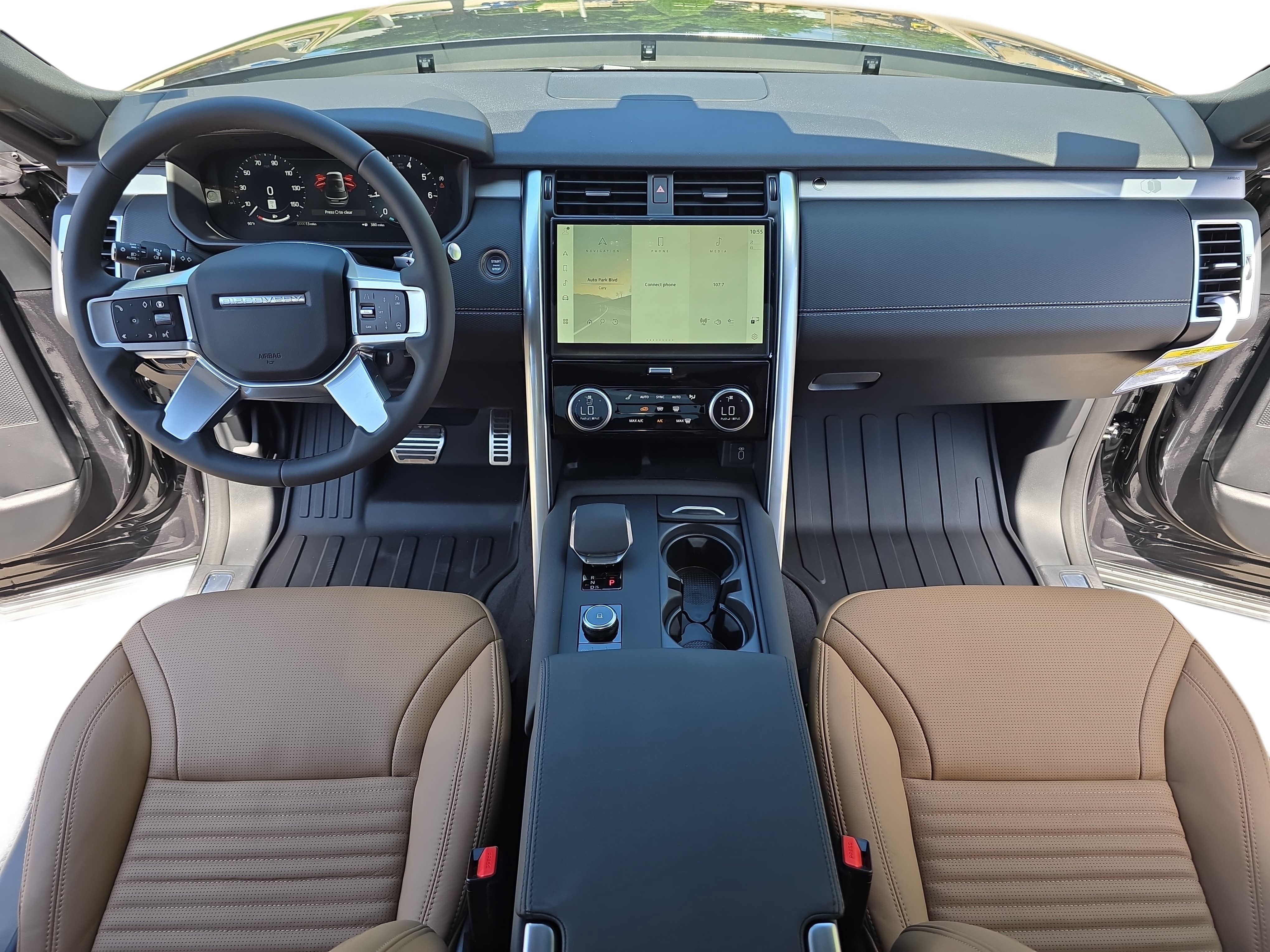 New 2026 Land Rover Discovery Limited Edition AWD/4WD image 9