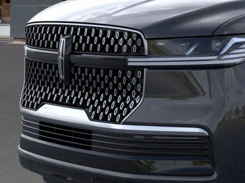 New 2026 Lincoln Navigator L Reserve AWD/4WD image 16