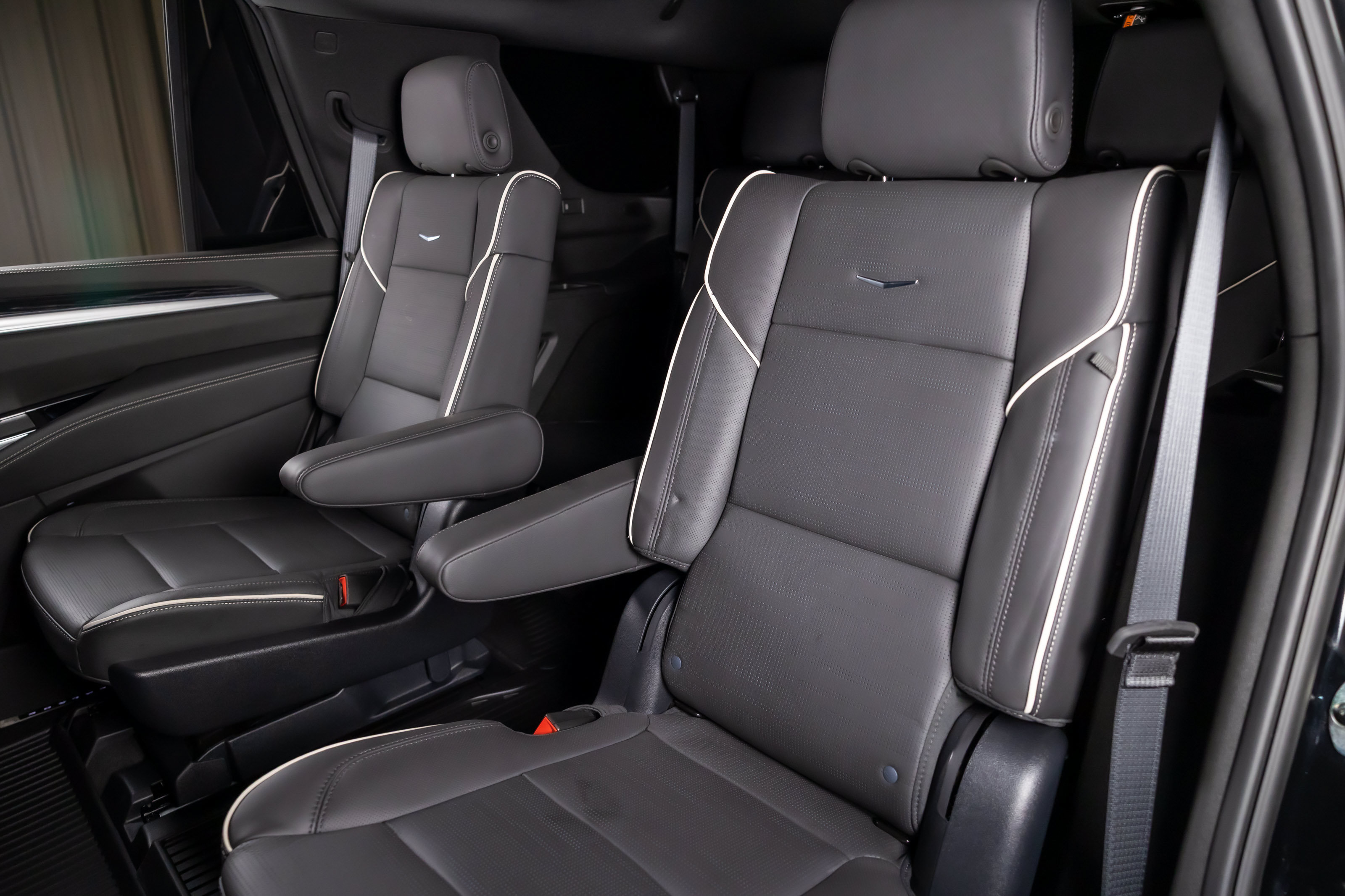 Used 2025 Cadillac Escalade Sport w/ Touring Package AWD/4WD image 26