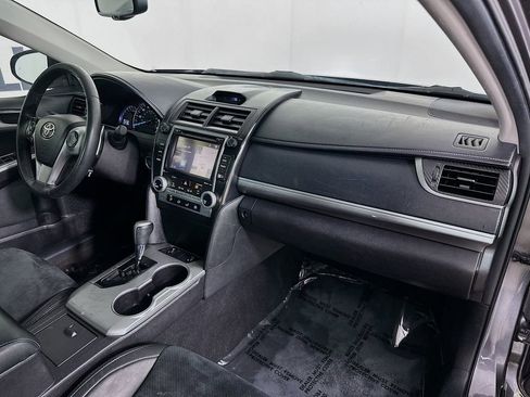 Used 2014 Toyota Camry SE w/ Leather Package FWD image 35