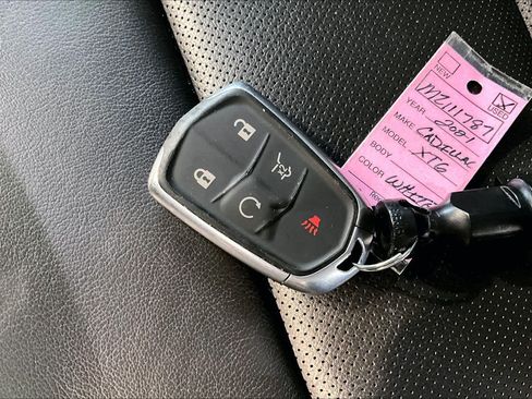 Used 2021 Cadillac XT6 Premium Luxury FWD image 14