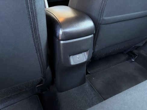 Used 2025 Nissan Versa SV FWD image 22
