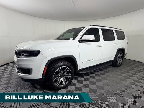 Used 2022 Jeep Wagoneer Series III AWD/4WD image 1