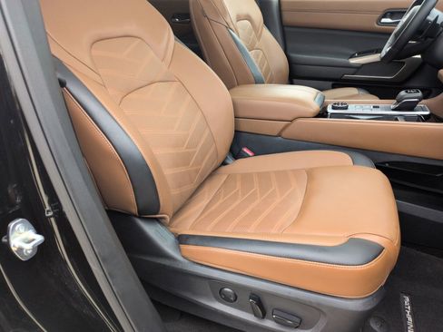 Certified 2024 Nissan Pathfinder Platinum w/ Cargo Package image 34