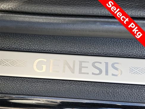 Used 2022 Genesis GV70 2.5T w/ Select Package image 11