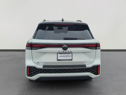 New 2026 Volkswagen Tiguan SE R-Line image 4