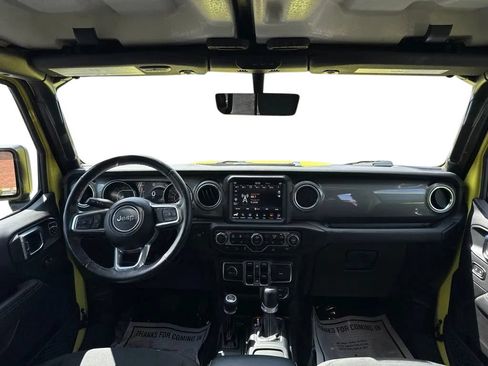 Used 2023 Jeep Wrangler Unlimited Sahara w/ Cold Weather Group AWD/4WD image 31