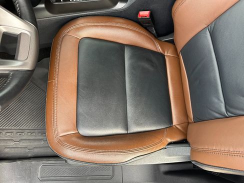 Used 2024 Ford Bronco Outer Banks image 11