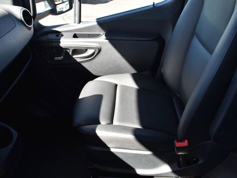 Used 2022 Mercedes-Benz Sprinter 3500 image 13