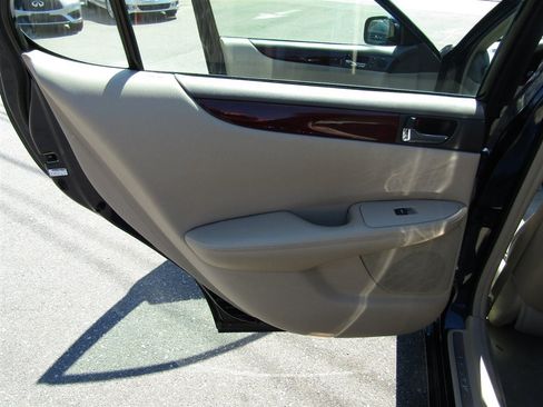 Used 2004 Lexus ES 330 FWD image 19