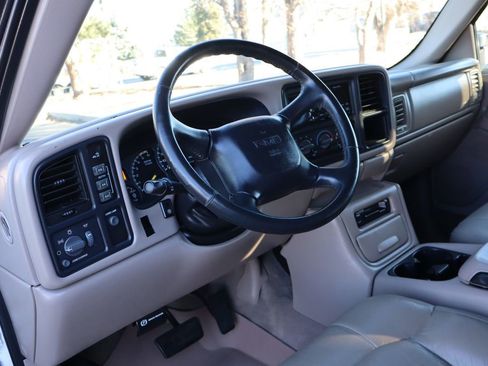 Used 2001 GMC Sierra 2500 SLT w/ SLT Marketing Option Pkg image 16