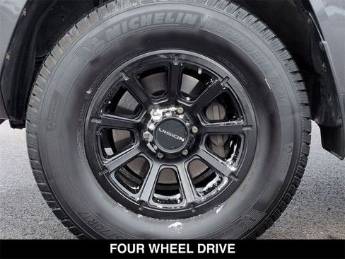 Used 2018 Toyota 4Runner SR5 Premium image 10