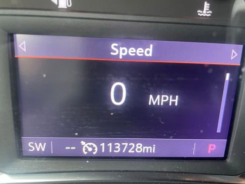 Used 2023 Chevrolet Traverse LT FWD image 11