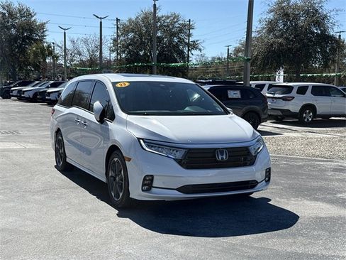 Used 2023 Honda Odyssey Elite image 2