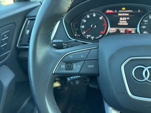 Used 2023 Audi Q5 2.0T Premium w/ Convenience Package image 18