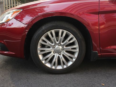 Used 2013 Chrysler 200 Limited FWD image 11