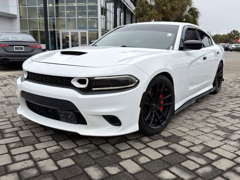 Used 2018 Dodge Charger R/T image 1