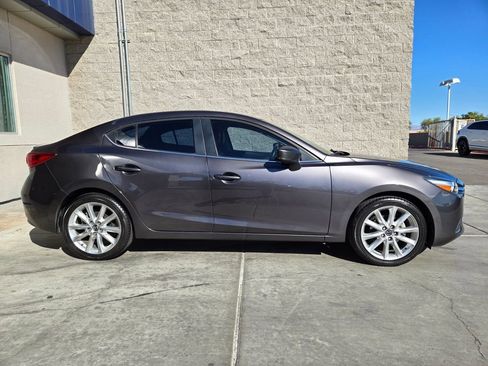 Used 2017 MAZDA MAZDA3 Touring w/ Popular Equipment Package image 4