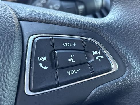 Used 2017 Ford Focus SE image 36