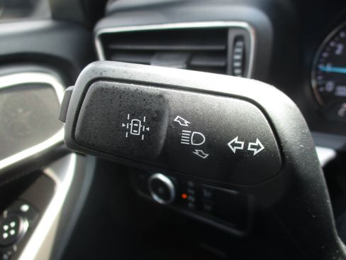 Used 2024 Ford Explorer XLT w/ Equipment Group 202A AWD/4WD image 17