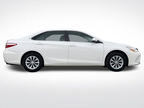 Used 2017 Toyota Camry LE FWD image 5