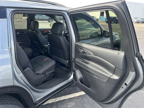 New 2026 Chevrolet Traverse RS w/ LPO, Floor Liner Package image 27