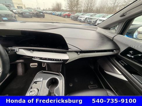 Used 2025 Cadillac Optiq Luxury 1 AWD/4WD image 33