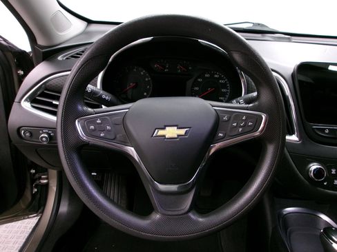 Used 2020 Chevrolet Malibu LT FWD image 6
