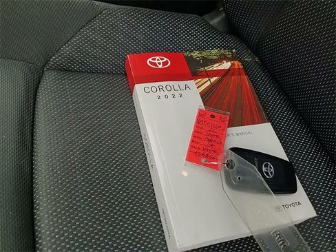 Used 2022 Toyota Corolla SE image 7