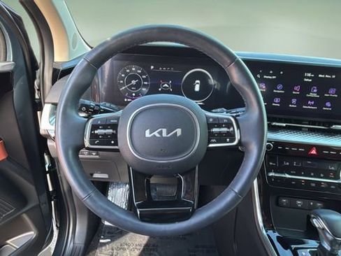 Used 2024 Kia Carnival SX Prestige image 11