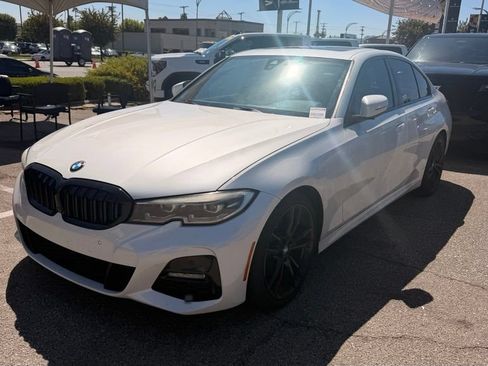 Used 2022 BMW 330i Sedan w/ M Sport Package RWD image 2