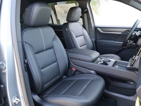 New 2026 GMC Acadia Elevation w/ Black Edition FWD image 23