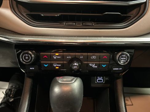 Used 2024 Jeep Compass Limited AWD/4WD image 17