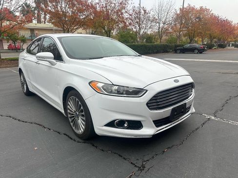 Used 2013 Ford Fusion Titanium image 2