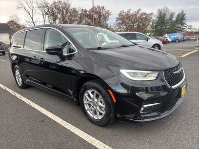 Certified 2024 Chrysler Pacifica Touring-L