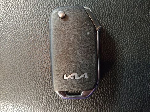 Used 2021 Kia Forte LXS FWD image 32